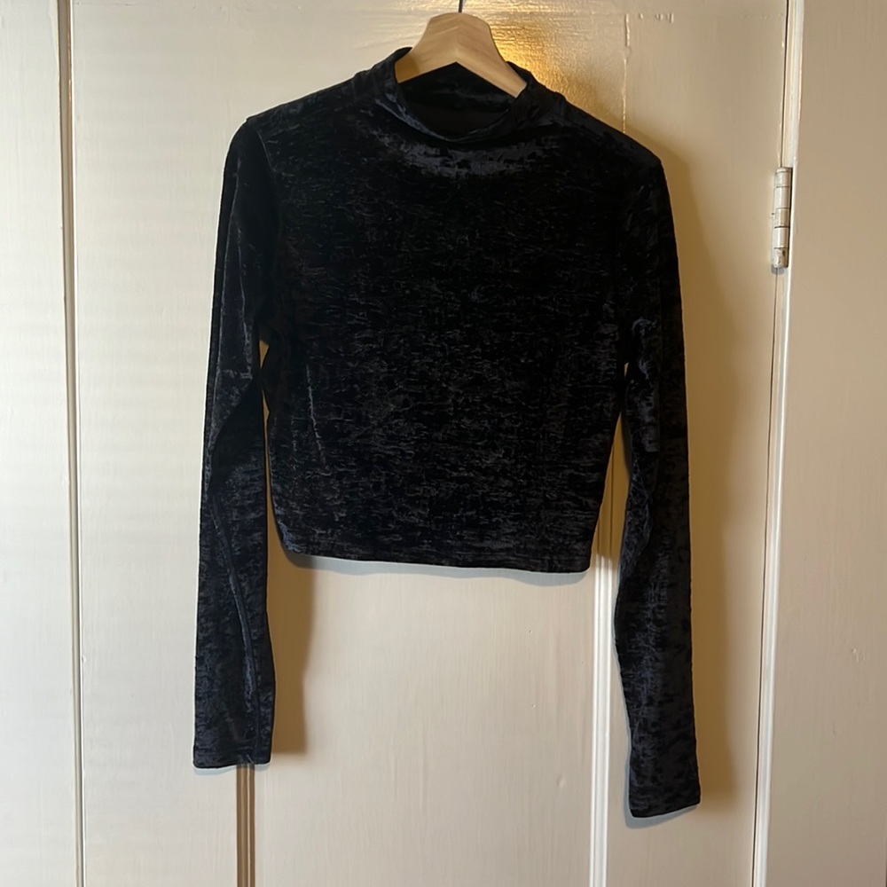 Lululemon Velour Cropped Long Sleeve